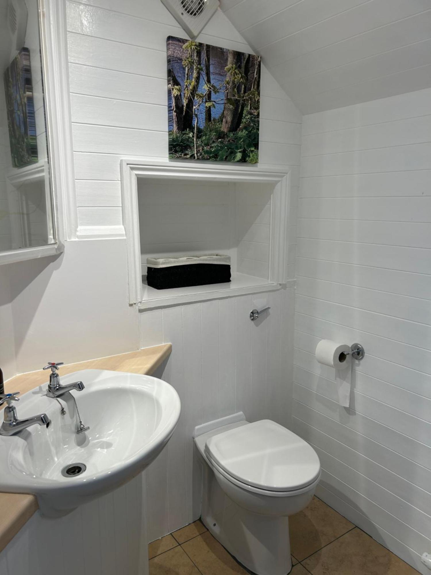 Glen Lyon Lodge Bed And Breakfast Nairn Rum bild